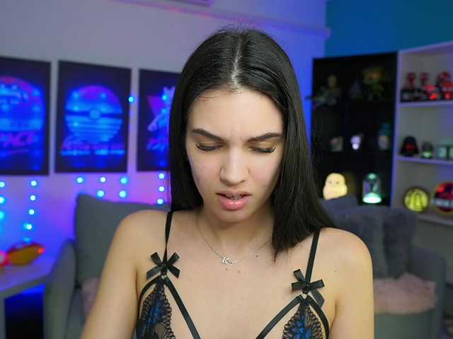 Фотографії KylieQuinn018 I have to ask guys from america pls help me with some answer to me :) MAKE ME SQUIRT #teen #squirt #anal #dildo #18 Lovense Lush