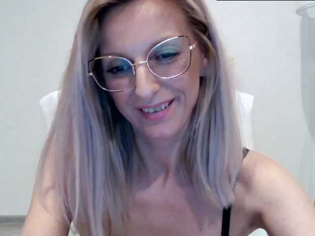 Фотографії RachellaFox Sexy blondie - glasses - dildo shows - great natural body,) For 500 i show you my naked body [none]