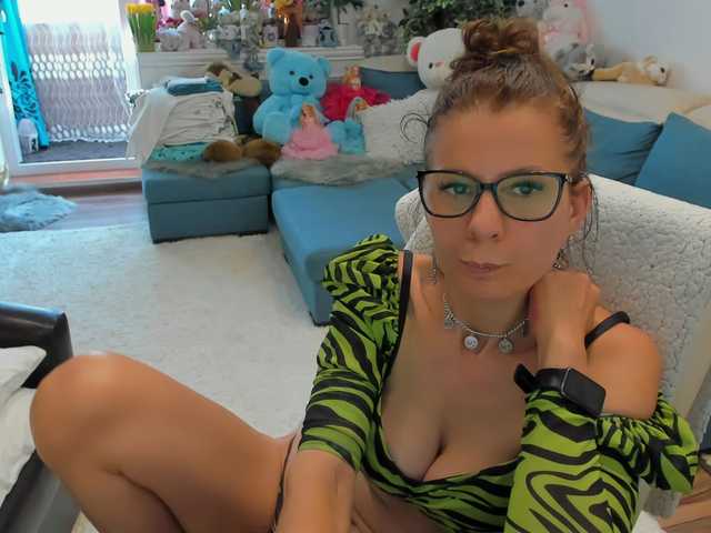 Фотографії SalomeJade Welcome to my room#pvt#lovense#ohmibod#it makes me smile and wet:)).any tips is ***you!!!