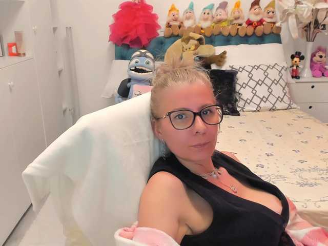 Фотографії SalomeJade come for you, stay for me #pvt #naked #natural #shy #lovense #vibes #thanks#boobs#pussy#