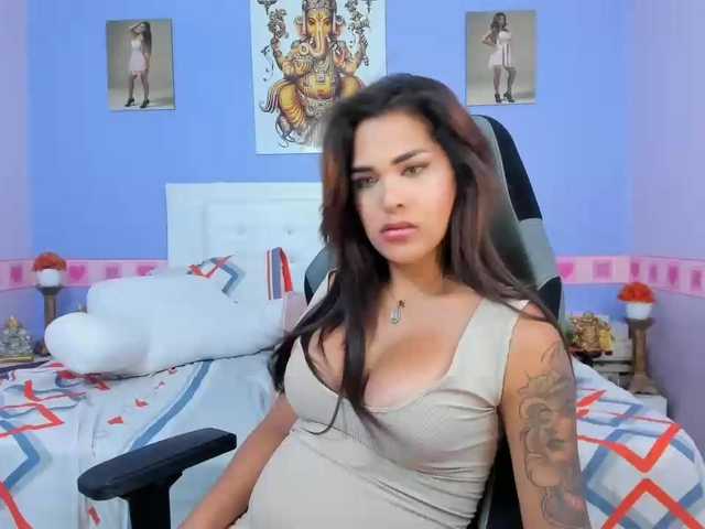 Фотографії shadia_orozco Hello guys welcome to my room l am new girl latin colombian here l have big orgasm in pvt promise l have lovense in my pussy my now torture big squirts in full private show promise make me horny